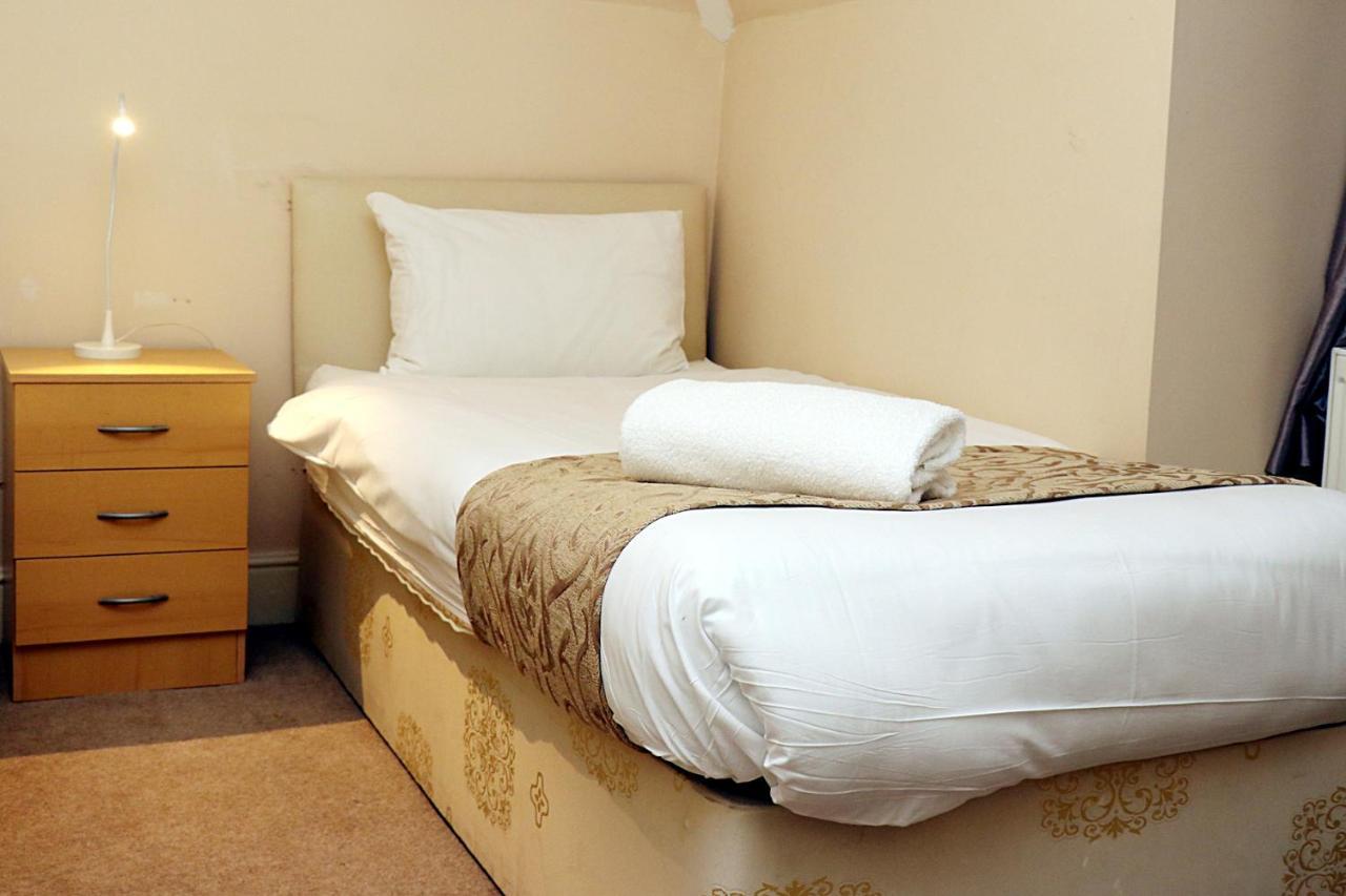 Gatwick Inn Hotel - For A Peaceful Overnight Stay Horley Eksteriør bilde